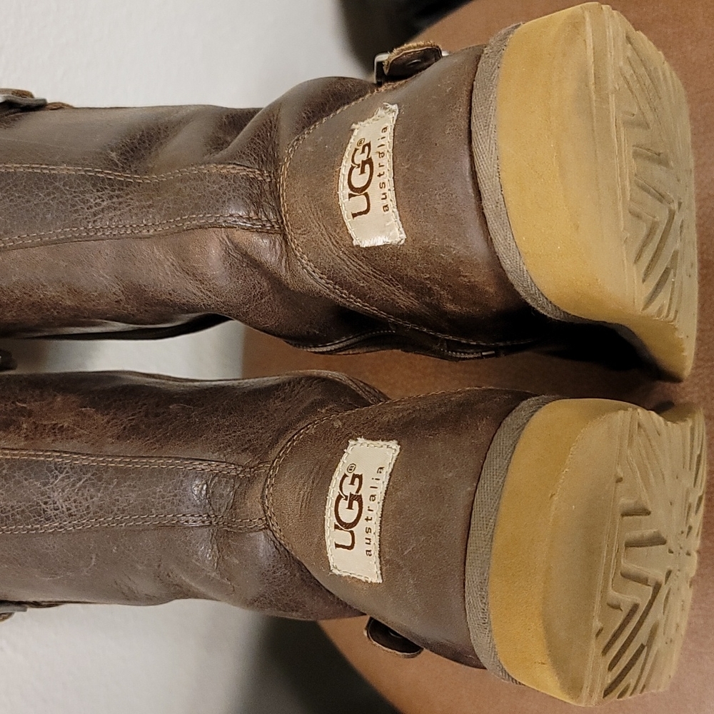 👢Authentic UGG Leather Boots - Picture 13 of 17